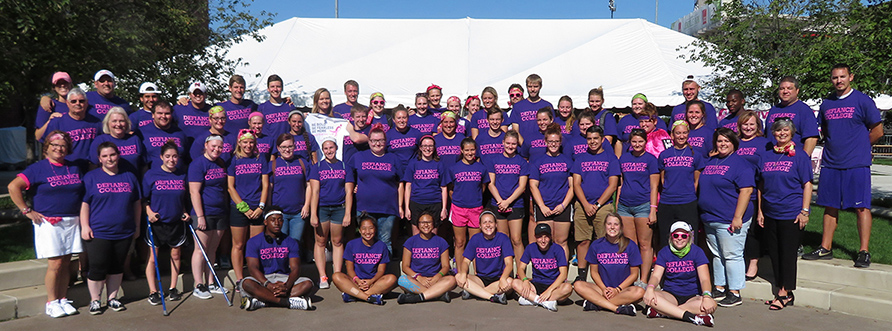 Defiance College members at Susan G. Komen race in Toledo